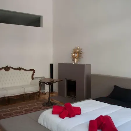 Amazing Riverside Balcony 2br Apartment